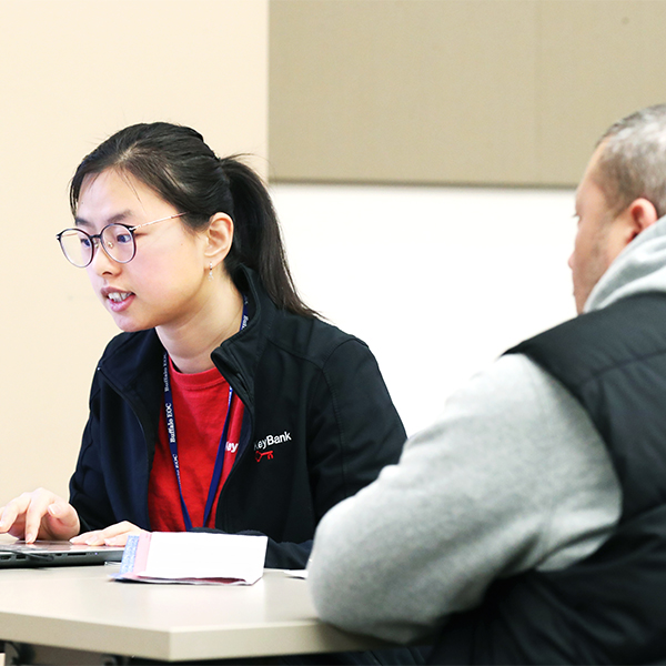 KeyBank employee volunteering her time during 2020's Super Refund Saturday