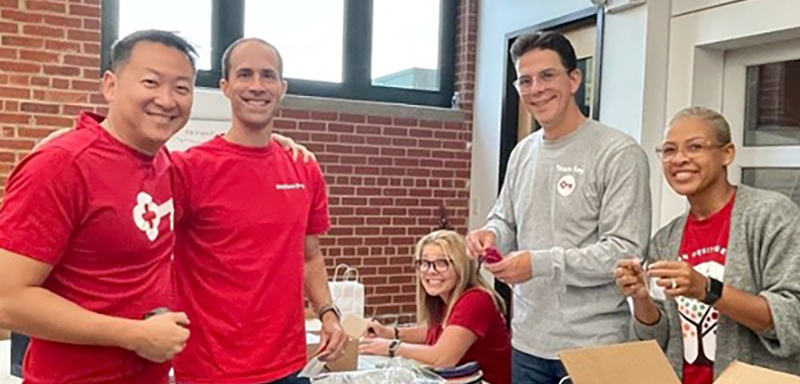 KeyBank Commercial Digital team members volunteering at the Cleveland Clinic Taussig Center for Neighbors Make the Difference Day in 2021