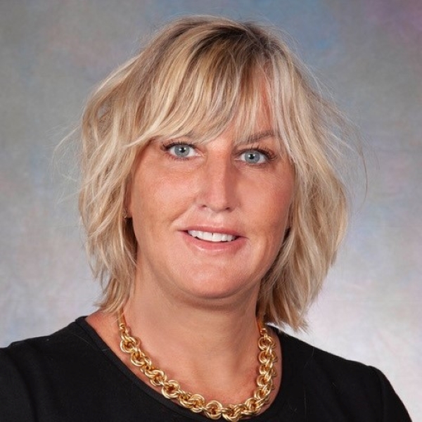 Gretchen Miller headshot